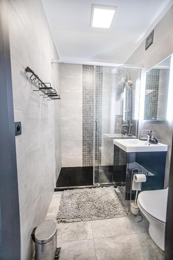 Charming Apt Next To Lazienki Park And City Center Varsóvia Exterior foto