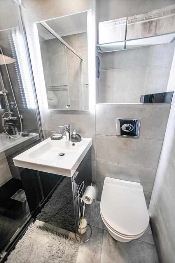 Charming Apt Next To Lazienki Park And City Center Varsóvia Exterior foto
